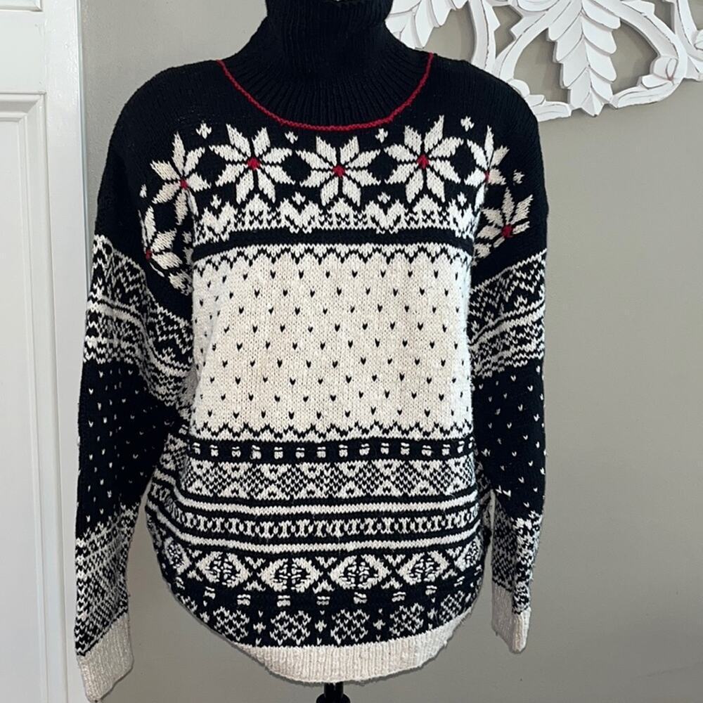 Vintage Hand Knit Jones New York Sport Turtleneck Snowflake Sweater-M